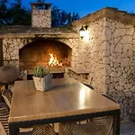 Bruna Mit Privatem Pool By Interhome * Szybenik