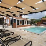 Bruna Mit Privatem Pool By Interhome *