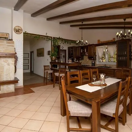 Tatil Evi Bruna Mit Privatem Pool By Interhome