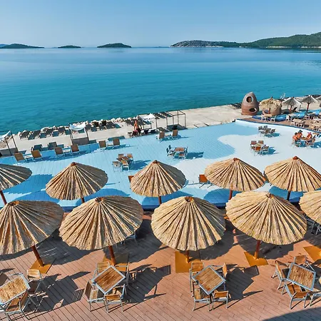 Bruna Mit Privatem Pool By Interhome Šibenik