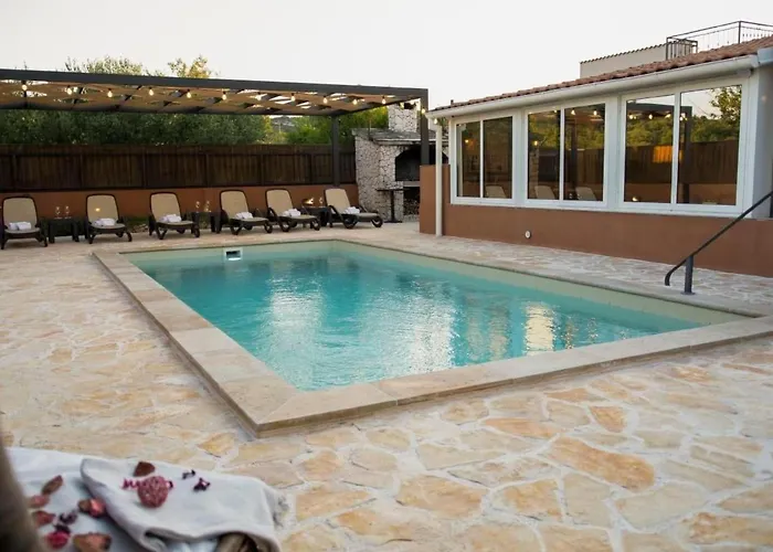 Bruna Mit Privatem Pool By Interhome Dom wakacyjny *