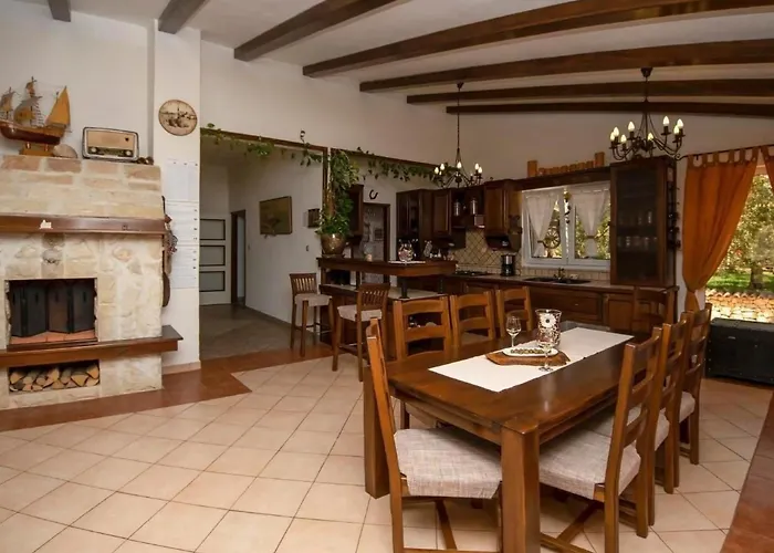 Feriehus Bruna Mit Privatem Pool By Interhome