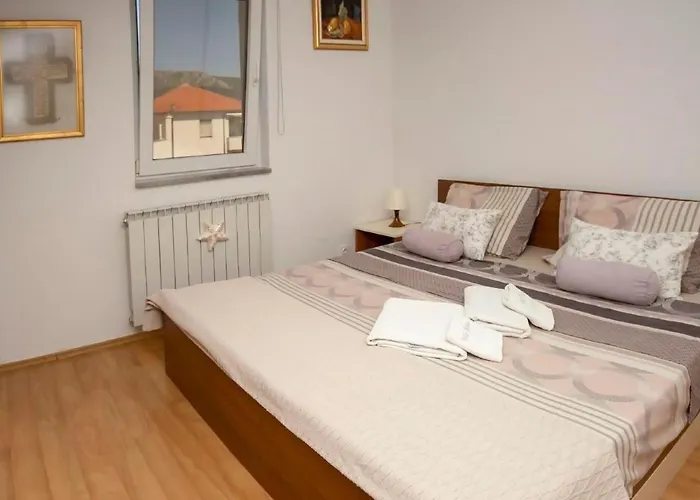 Bruna Mit Privatem Pool By Interhome Feriehus Šibenik